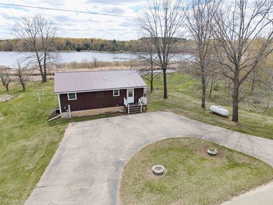 Lower Red Lake Home For Sale in Gresham Wisconsin