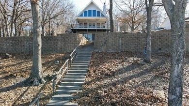 How about that view! This posh lakeside retreat, just steps from - photo 2