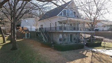How about that view! This posh lakeside retreat, just steps from - photo 8