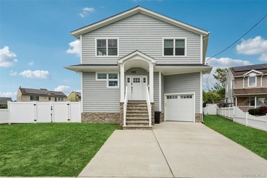 Welcome to this stunning waterfront Colonial, built in 2022 and - photo 1