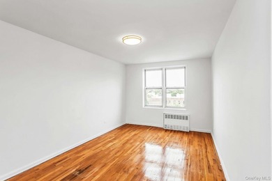 Affordable Spacious One Bedroom Apartment with Manhattan views - photo 16