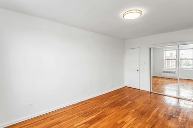 Affordable Spacious One Bedroom Apartment with Manhattan views - photo 17