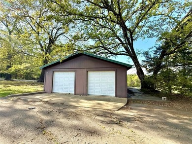 Opportunity awaits on 5.25 beautiful acres in Knoxville! This 1 - photo 36