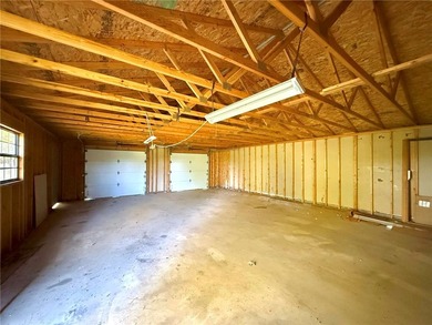 Opportunity awaits on 5.25 beautiful acres in Knoxville! This 1 - photo 37