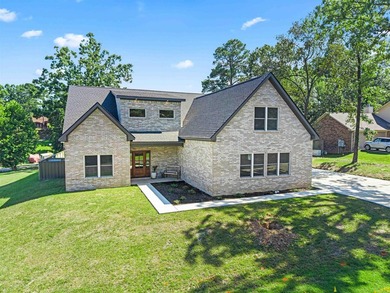 Some homes check boxes. 168 Pico changes how you live. This - photo 4