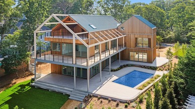 5 Bluff Point Road is a remarkable new waterfront residence - photo 4