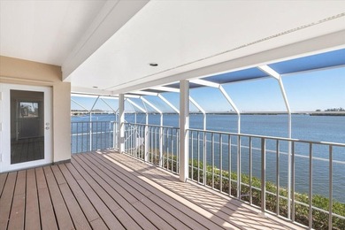 WELCOME TO VERO ISLES -- A BOATER'S DREAM Rare deep-water - photo 55