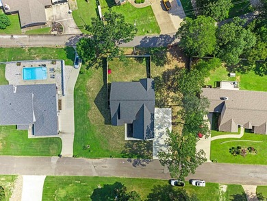 Some homes check boxes. 168 Pico changes how you live. This - photo 6