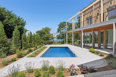 5 Bluff Point Road is a remarkable new waterfront residence - photo 6