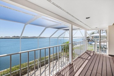 WELCOME TO VERO ISLES -- A BOATER'S DREAM Rare deep-water - photo 56