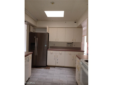 REO BANK OWNED property. With some TLC you can have equity in - photo 6