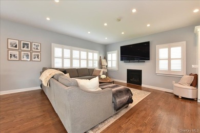 Welcome To 28 Red Oak Place In Massapequa! This Beautifully - photo 11