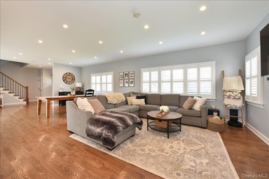 Welcome To 28 Red Oak Place In Massapequa! This Beautifully - photo 12