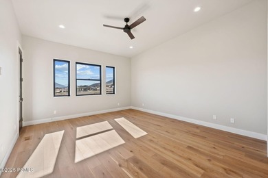 Move right in and start enjoying mountain living immediately - photo 12