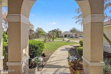 Beautiful 3 bedroom, 2 bath pool home in Breakaway Trails a - photo 4