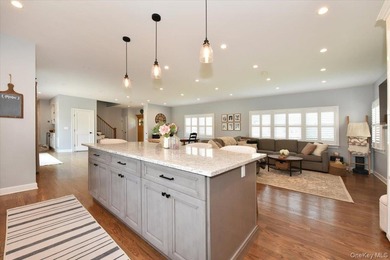 Welcome To 28 Red Oak Place In Massapequa! This Beautifully - photo 17