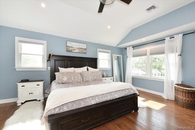 Welcome To 28 Red Oak Place In Massapequa! This Beautifully - photo 25