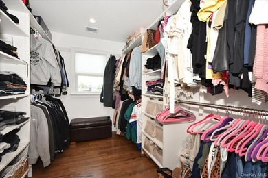 Welcome To 28 Red Oak Place In Massapequa! This Beautifully - photo 26