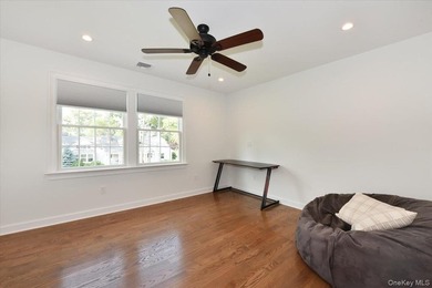Welcome To 28 Red Oak Place In Massapequa! This Beautifully - photo 28