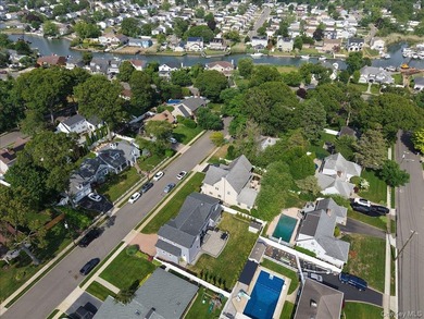 Welcome To 28 Red Oak Place In Massapequa! This Beautifully - photo 33