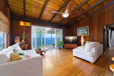 Be amazed by vast ocean and Laupahoehoe Point views from this - photo 4