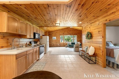 Welcome to 79 Sundago Park! This charming two bed one bath home - photo 5