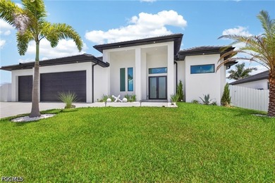 This stunning new residence perfectly blends modern elegance - photo 1