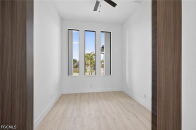 This stunning new residence perfectly blends modern elegance - photo 6
