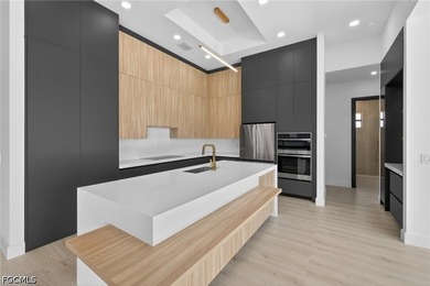 This stunning new residence perfectly blends modern elegance - photo 10