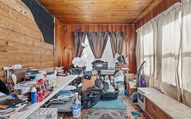 Welcome to this well maintained 3 bedroom home ideally located - photo 18