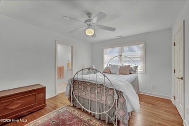 Welcome to paradise--an extraordinary coastal cottage-style - photo 21