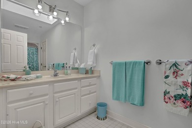Welcome to paradise--an extraordinary coastal cottage-style - photo 24