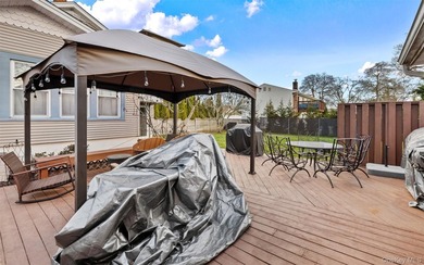 Welcome to this well maintained 3 bedroom home ideally located - photo 24
