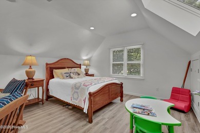 Welcome to paradise--an extraordinary coastal cottage-style - photo 29