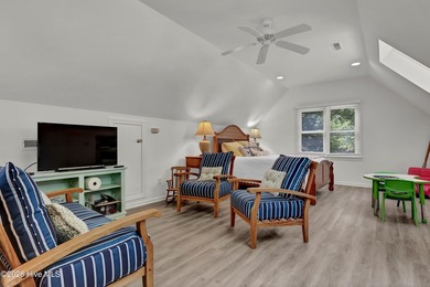 Welcome to paradise--an extraordinary coastal cottage-style - photo 30