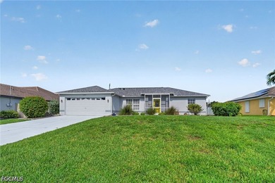 Welcome to this beautifully maintained and thoughtfully updated - photo 1