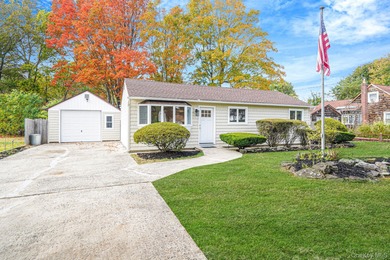 (private lake, pond, coastal) Home Sale Pending in Bay Shore New York