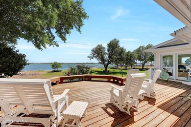 Welcome to paradise--an extraordinary coastal cottage-style - photo 32