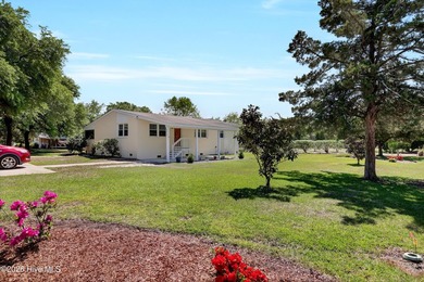 Welcome to paradise--an extraordinary coastal cottage-style - photo 35