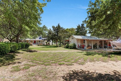 Welcome to paradise--an extraordinary coastal cottage-style - photo 36