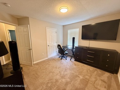 Charming 3 bedroom, 2 bath home with open concept floor plan - photo 11