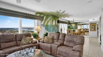 Perched on the 17th floor in the highly sought-after south end - photo 4