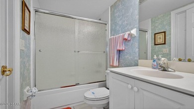 Perched on the 17th floor in the highly sought-after south end - photo 8