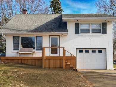 Lake Preston Home For Sale in Lake Preston South Dakota