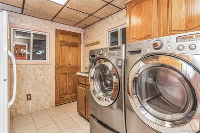 WELCOME TO THIS MAGNIFICENT HOME DESIGNED WITH ELEGANCE, COMFORT - photo 10
