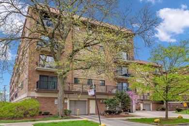 Welcome to this bright and well-maintained 3rd floor - photo 3