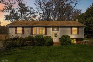 Welcome to a truly special offering in Upper Greenwood Lake, a - photo 1