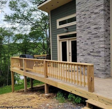 Welcome to your mountain getaway in the heart of West Virginia's - photo 3
