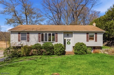 Welcome to a truly special offering in Upper Greenwood Lake, a - photo 4