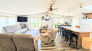 Welcome to lakeside living!! This spacious 3 BR, 2 BA - photo 7